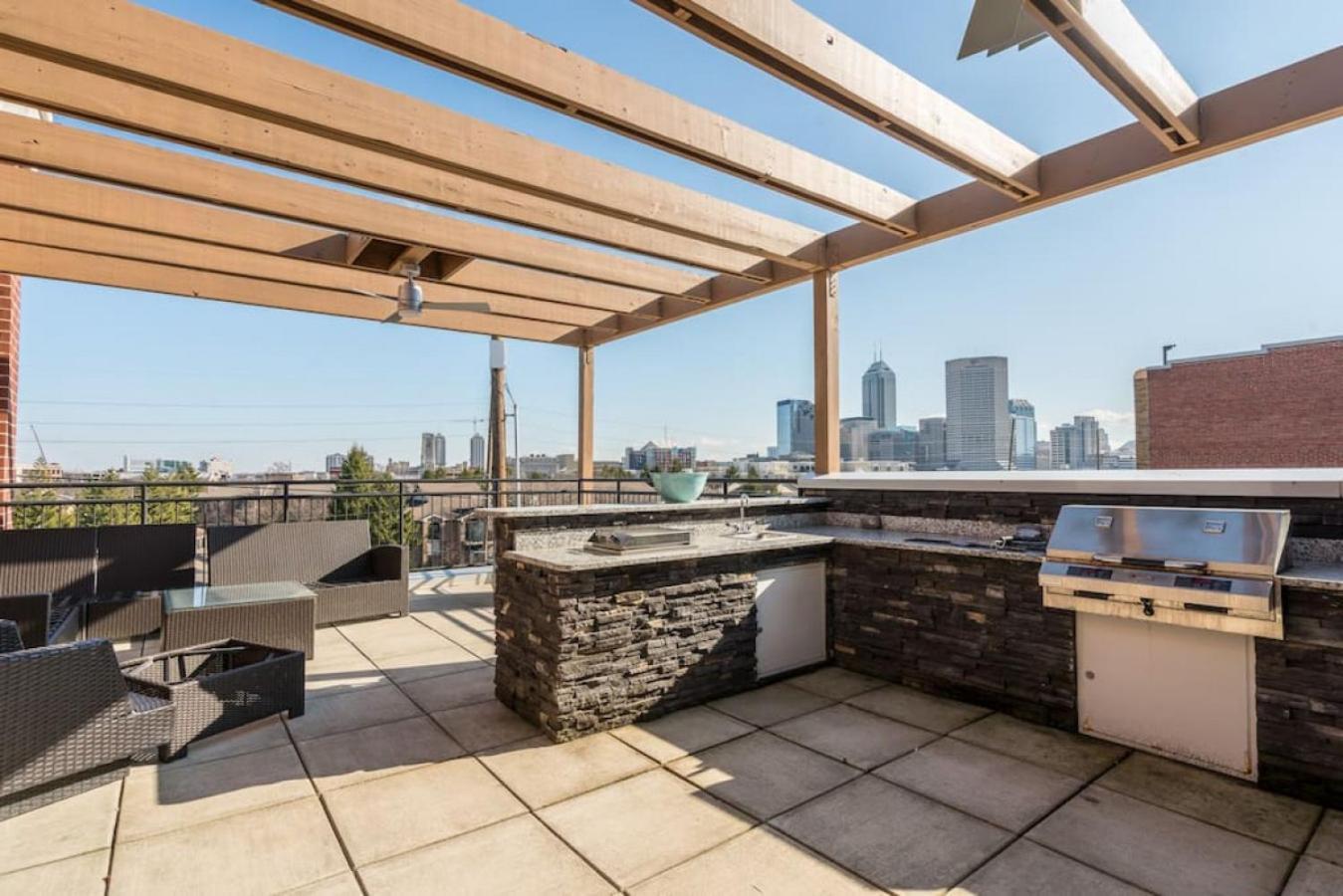 شقة Private Bed Downtown Indy - Shared إنديانابوليس المظهر الخارجي الصورة